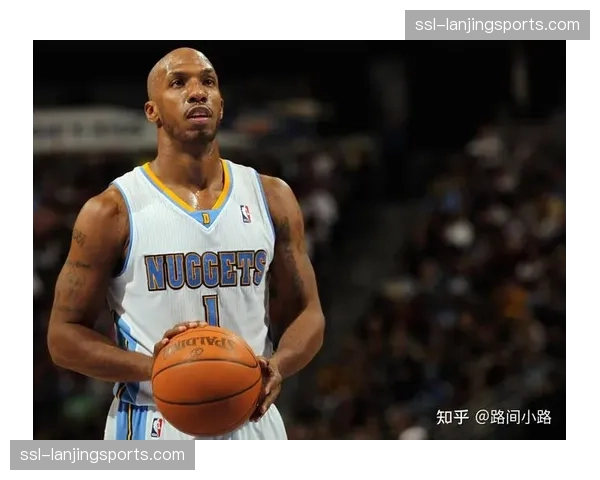 科莫后腰灵活移动战术 形成出球三后卫破解压迫